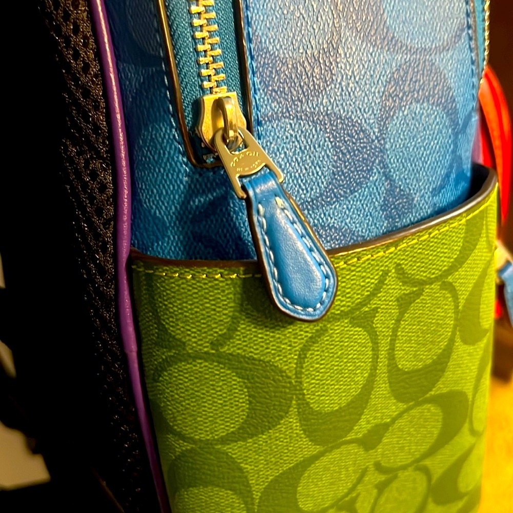 🌈 COACH RARE Court Backpack In Blocked Signature Canvas Colorblock MINT!! 💜💙💚💖 - Picture 16 of 17